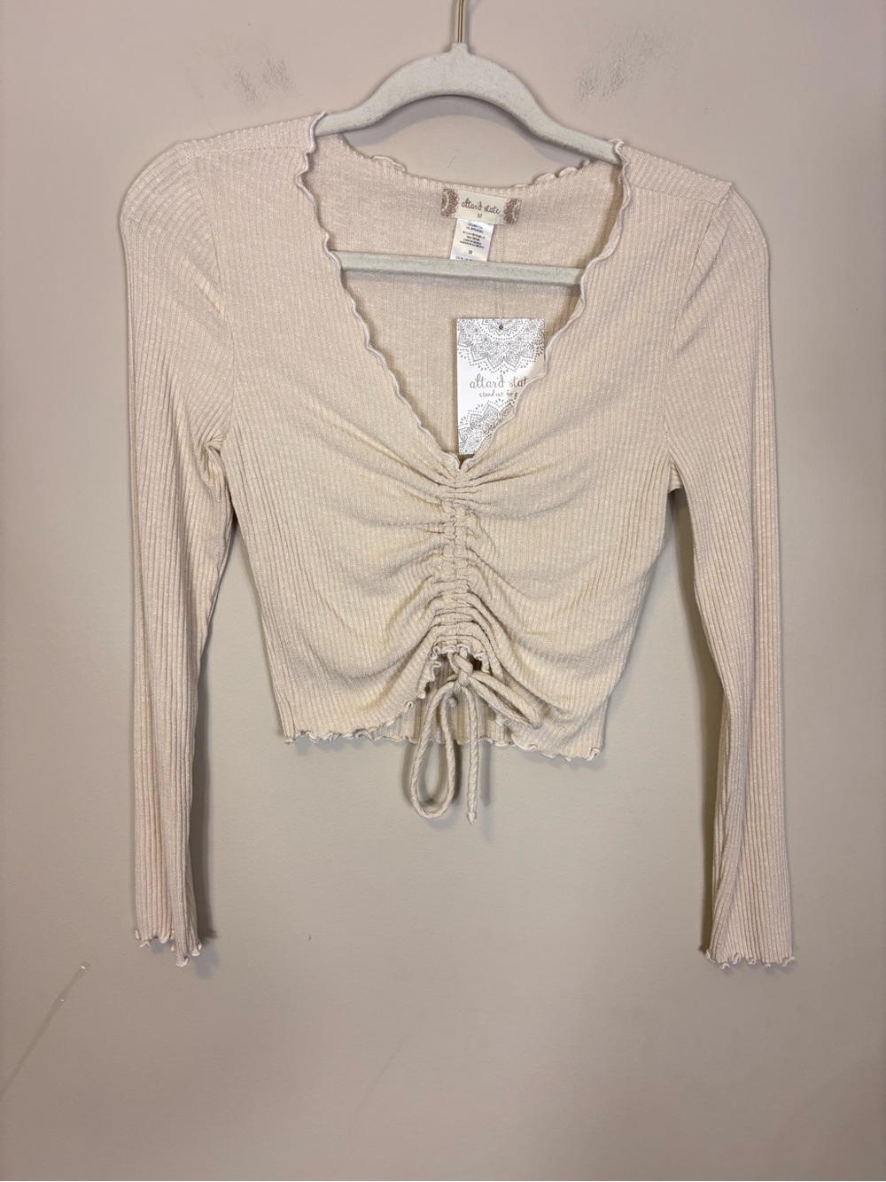 New Altar'd State Cream Ribbed Ruched Cinch Front Cropped Long Sleeve Top Medium